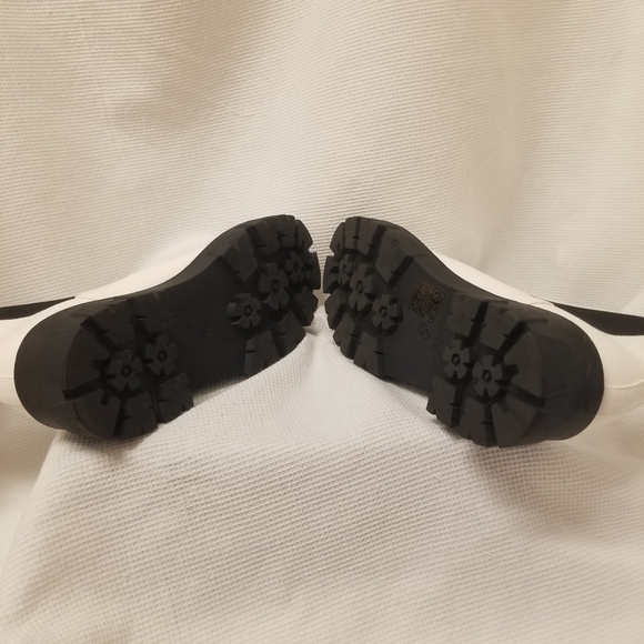 NWOT Nasty Gal White Boots - Picture 3 of 6